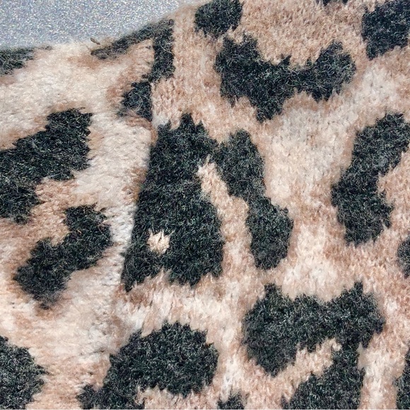 H&M Animal Print Sweatshirt/Sweater Lightweight Size XS (Extra Small) - Picture 8 of 13